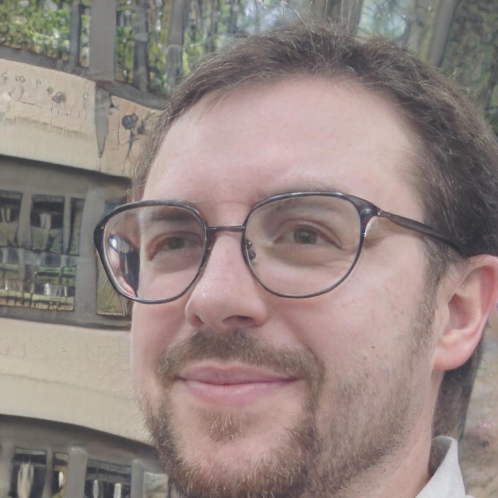Estudiante presentando proyecto intermedio demostrando habilidades de liderazgo y comunicación avanzada